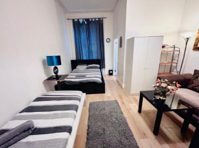 Studio-SeaView-Port 2 Min-Beach 2 Min-FreeParking